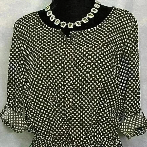 Ann Taylor Loft Clover Heart Roll-Tab Romper - Picture 2 of 12